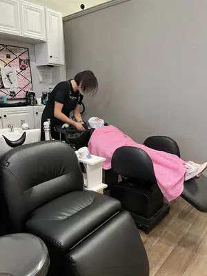 Jinyi’s Salon