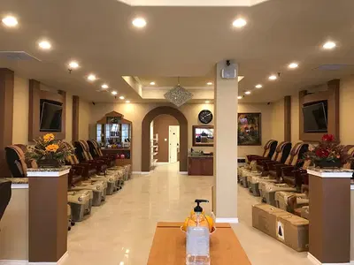 Lavish Nail Spa