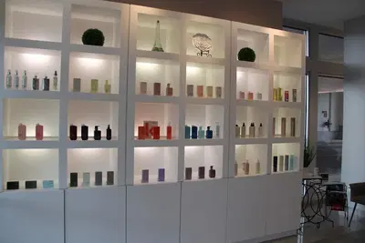 Laura Mac Salon