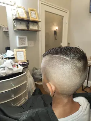 Beuteeful Deesynzs Salon