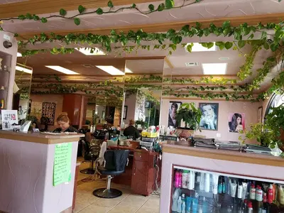 Lili's Salon and Barbershop