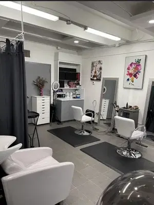 Capricciosa Salon
