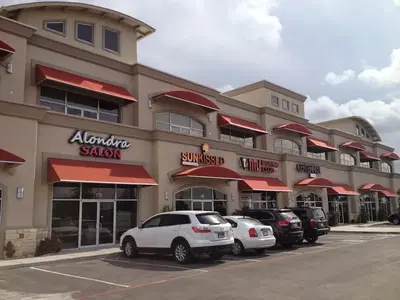 Alondra Salon