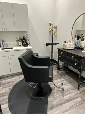 LAVISH SALON & BOUTIQUE