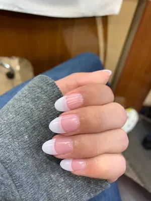 Bella Nails