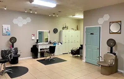 Kelly's Salon