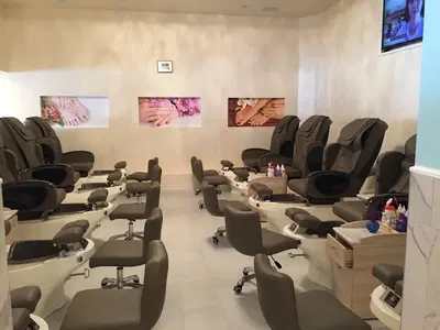 K-V Nails