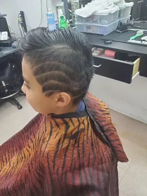 Laura's Great Cuts