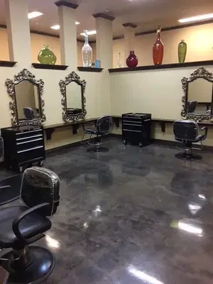 Mylinda Renay Salon & Boutique