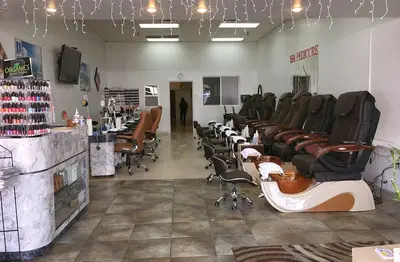 Layton Nails