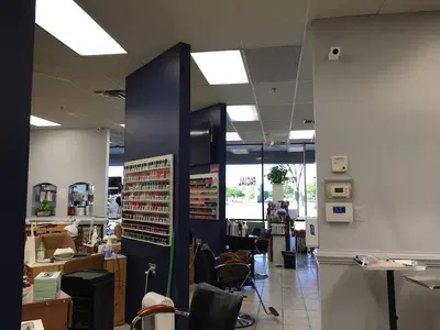 Capri Salon by Mailee