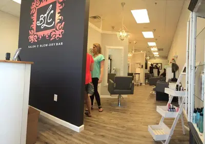 La Bella Chic Salon & Blow-Dry Bar