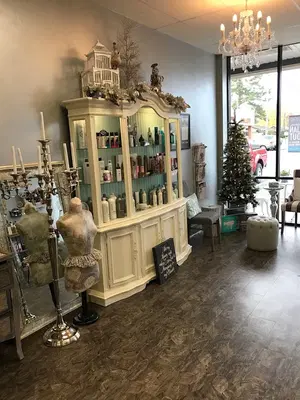 Mirrors Salon and Boutique