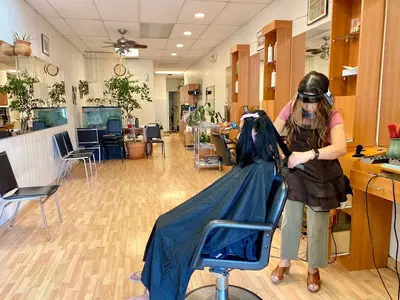 Clarencourt Salon