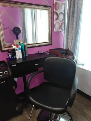 BLAZIN HANDZ HAIR STUDIO