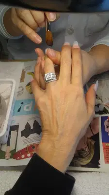 K V Nails