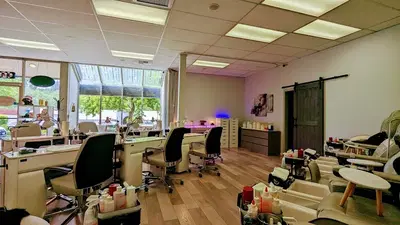 8th Day Nails - Kirkland