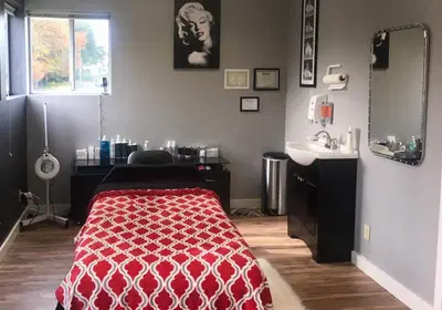 Bombshell Beauty Bar