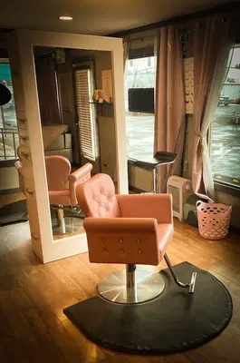 Gossip Lounge - A Beauty Salon