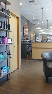 Salon at Lakeside