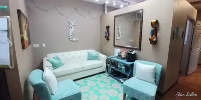 Glisten Tanning & Day Spa