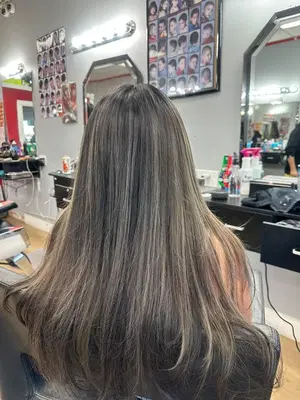 DEL SOL SALON