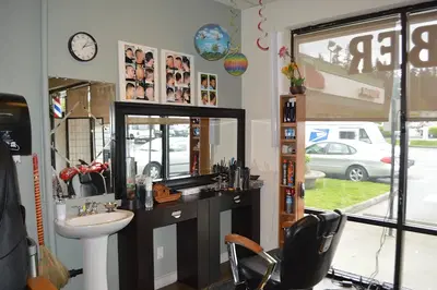 Tommy Barber & Nail Spa