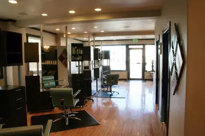 Salon On 1st