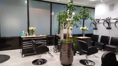 Plaza Salon