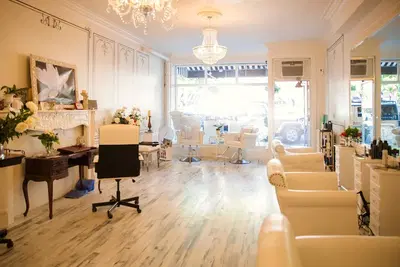 Maison Blanc Salon