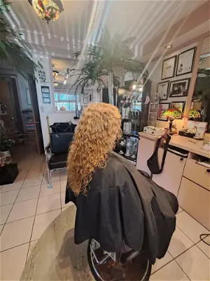 Kelly's Hair Salon