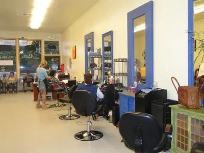 Lynn's Nails, Hair & Spa