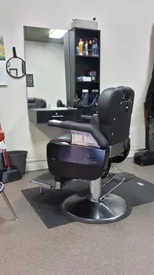 Pennie's Full Service Salon
