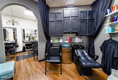Phenix Salon Suites of Greenfield