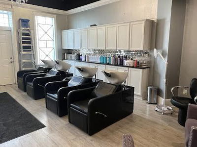 Salon Nova