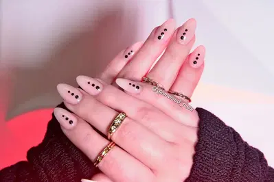 Glam Wired Nails